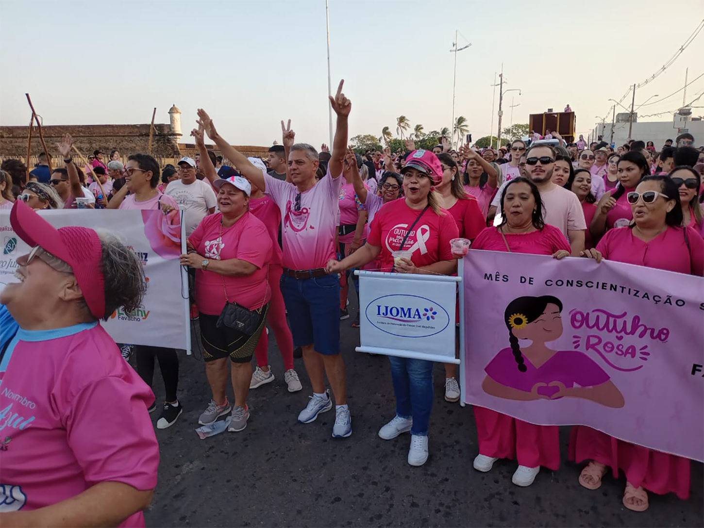 Caminhada Rosa destaca importância da prevenção contra o câncer de mama