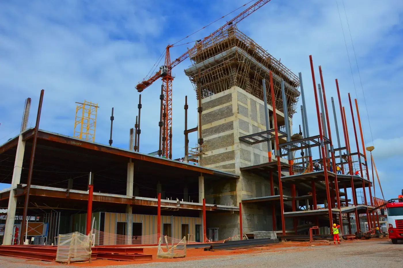 Novo HE: Governo do Estado avança na finalização do terceiro pavimento do prédio principal da maior obra de saúde pública do Amapá