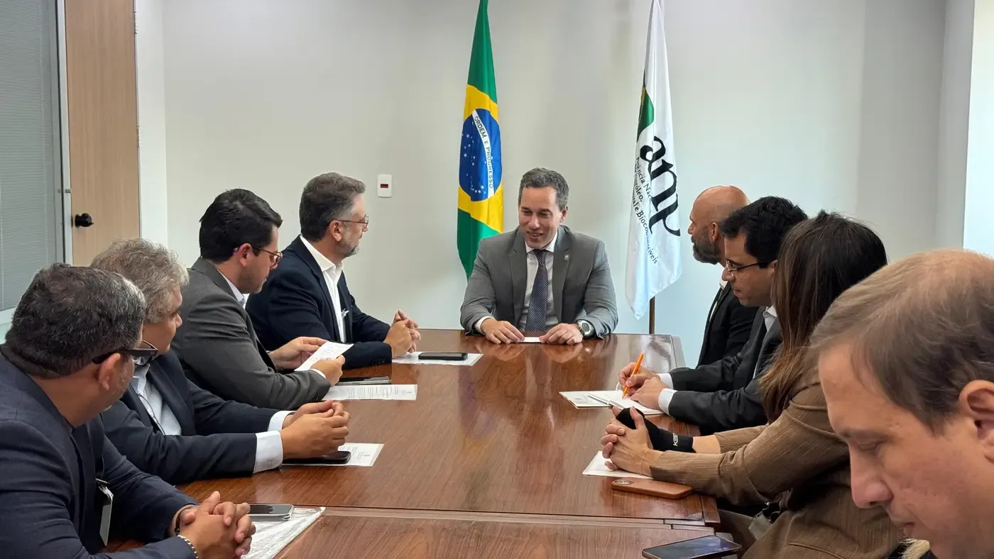 Governador Clécio Luís e direção da ANP traçam estratégias que preparam o Amapá para o setor de petróleo e gás